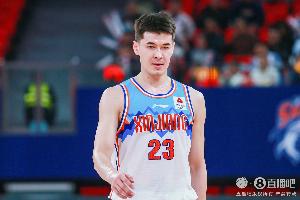 官方网址-助队顶住!阿不都沙拉木半场5中2&6罚5中拿到9分5篮板