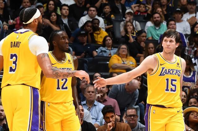 KY Gaming-得分队内第一！里夫斯又帅又能打无愧湖人第三球星